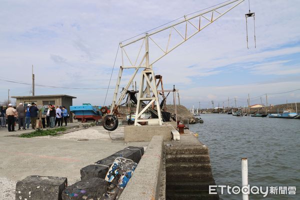 ▲雲林縣長張麗善率水利團隊前往金湖漁港進行現勘，並聽取當地漁民的需求與意見。（圖／記者游瓊華翻攝）