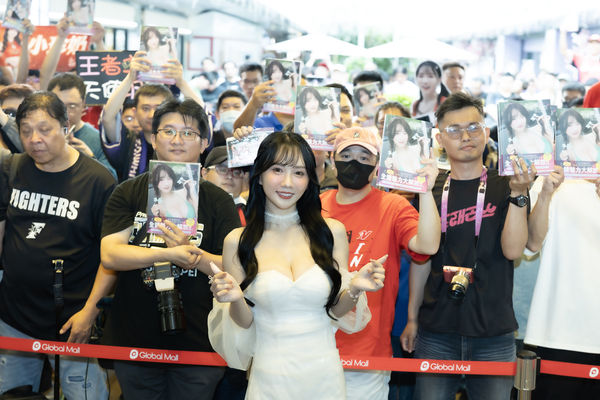 ▲小珍奶（王芯羽）今天性感現身。（圖／尖端出版）