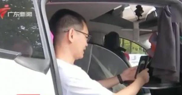 大陸廣東省深圳灣公園內1位程式設計師張運來的生活方式，近日引發了廣泛關注與激烈爭論。（圖／翻攝自微博）