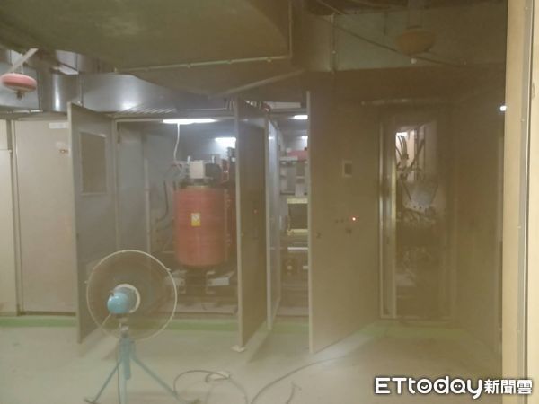 ▲高雄85大樓新飯店施工中，機房電線短路導致6工人遭電擊。（圖／記者吳世龍翻攝）