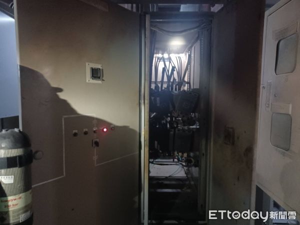 ▲高雄85大樓新飯店施工中，機房電線短路導致6工人遭電擊。（圖／記者吳世龍翻攝）