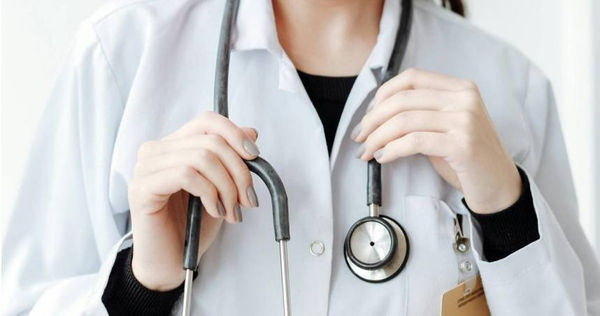 一名女子透露在看婦產科時，遇到旁邊大媽酸「年輕人真的不要亂搞。」（示意圖／Pexels）