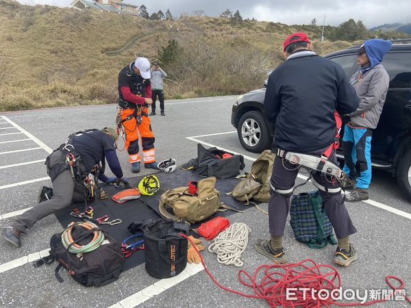 ▲▼太管處攜手林業及自然保育署南投分署及花蓮分署等單位進行合歡山聯合淨山活動。（圖／太管處提供，下同）