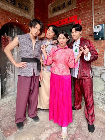 《戲說台灣》推出全新單元《人面魚精》，主演李威鴻（左起）、蘇安邦、許鈞鈞、陳詮諺。（圖／三立提供）