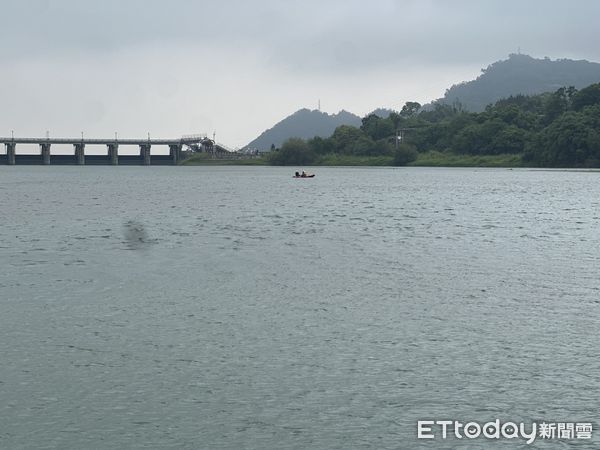 ▲大甲溪長庚橋落水,石岡壩。（圖／記者許權毅攝）