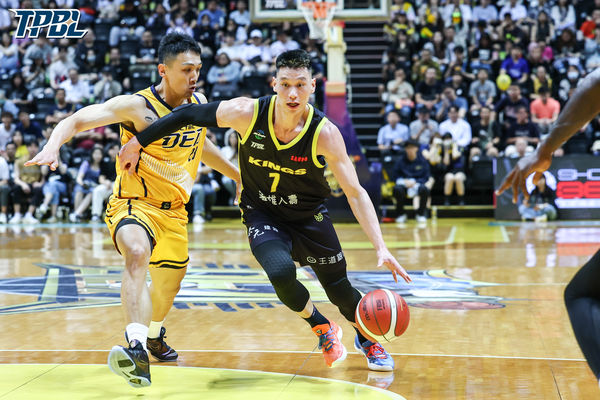▲國王林書豪、桑尼，特攻林韋翰、飛馳、莫米爾。（圖／TPBL職籃提供）