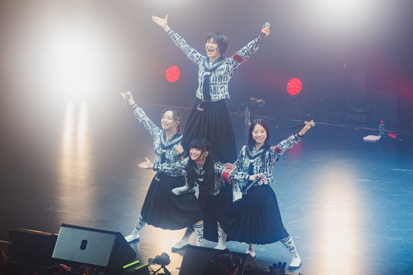 ▲▼J.Sheon揭開序幕，接著Tatsuya Kitani（木谷龍也）、HANA、ATARASHII GAKKO!（新學校領袖）、櫻坂46。（圖／好玩國際文化提供）