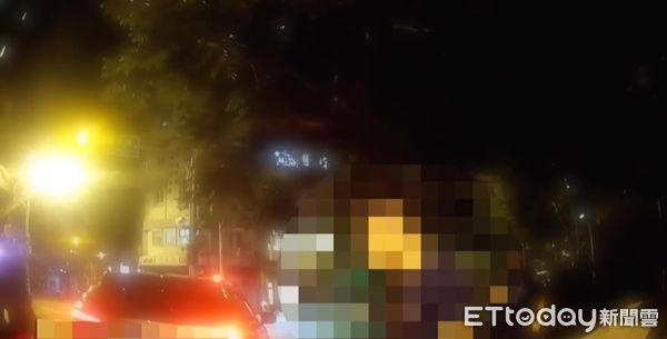 ▲▼警方追逐拒檢的黑色休旅車。（圖／記者游芳男翻攝，下同）