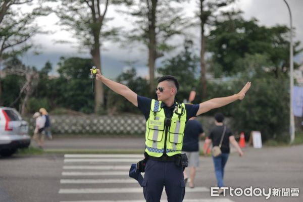 ▲「郭富城警官」現身台東慢食節。（圖／記者楊漢聲翻攝）