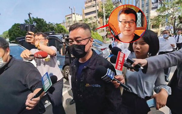 本月14日第2次延押庭前，陳政谷強調不會再繳交保證金，也不想銬上科控腳鐶；庭後，果然遭裁押禁見。