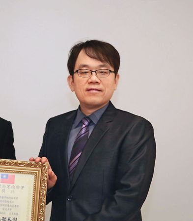 檢察官張時嘉認為，證據應拿到法庭上攻防，不要在外爭執。（翻攝台中地檢署官網）