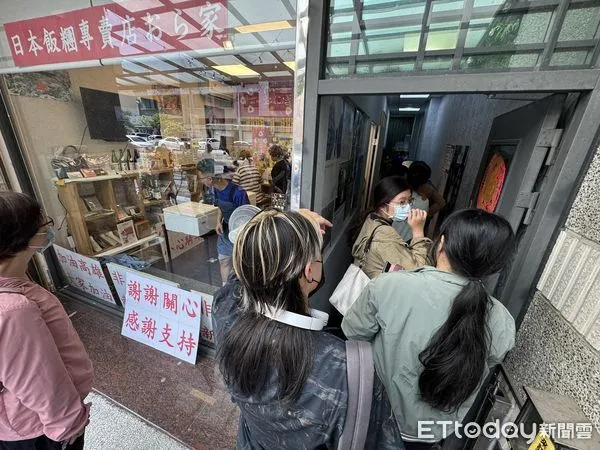 ▲▼             高雄「樋口飯糰」爆紅，開店後2小時40分鐘就已全數完售。（圖／記者吳世龍攝，下同）