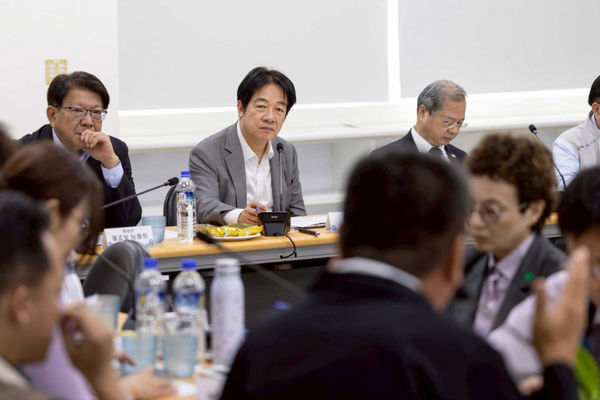 總統賴清德18日在嘉義就吳郭魚及鱸魚產業支持方案與養殖業者座談。（圖／翻攝自總統府官網）