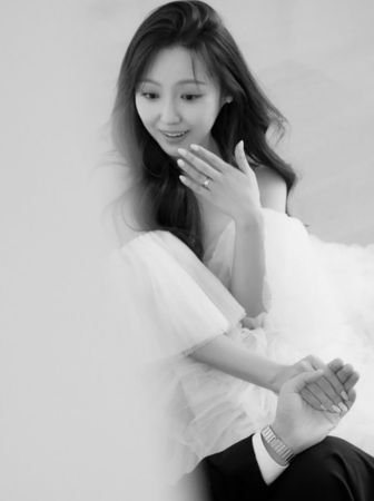 ▲Min的未婚夫是圈外人。（圖／翻攝自Min IG）