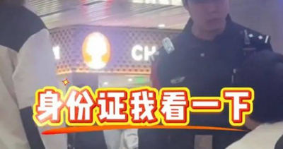 花50分鐘幫聽障人士找行李！當眾喝斥「撿」的人...正義警紅了