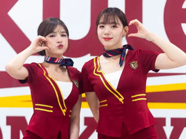 ▲ 從粉絲變同事！岱縈曝暗戀韓籍新女神智媛：真的好香好幸福            。（圖／樂天桃猿提供）