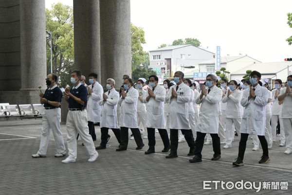 ▲▼   大林慈院虔誠朝山祈福    。（圖／大林慈濟醫院提供）