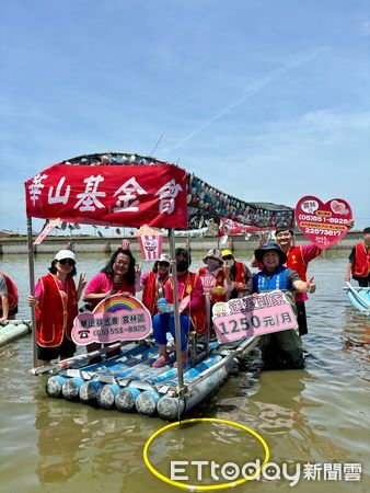 ▲華山基金會「114端午送暖說明會」，吸引近百位在地弱勢長輩、義工們一同走出家門、提前感受端午節的溫馨氛圍。（圖／記者游瓊華翻攝）