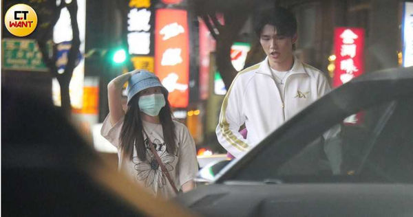 暖男司機1／王品澔幫開車　親接「神秘女」陪他看中醫