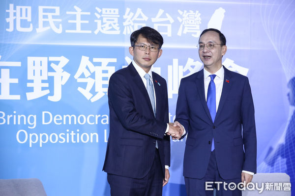 ▲黃國昌、朱立倫出席藍白領袖峰會。（圖／記者林敬旻攝）