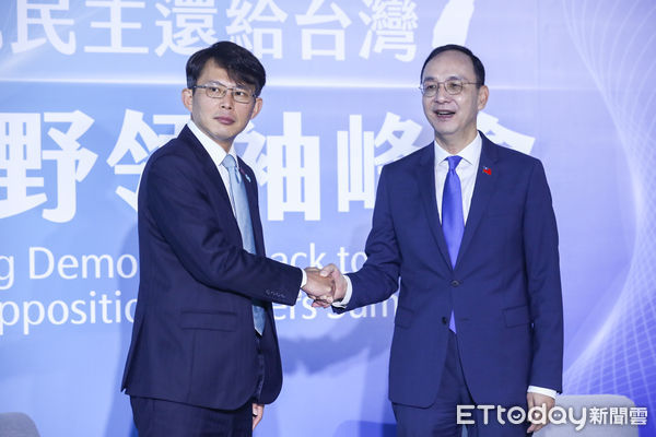 ▲黃國昌、朱立倫出席藍白領袖峰會。（圖／記者林敬旻攝）