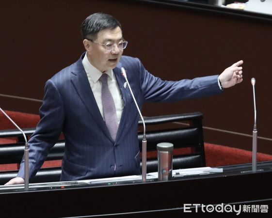 ▲▼行政院長卓榮泰 立委翁曉玲 立法院備詢  索資 相關。（圖／記者屠惠剛攝）