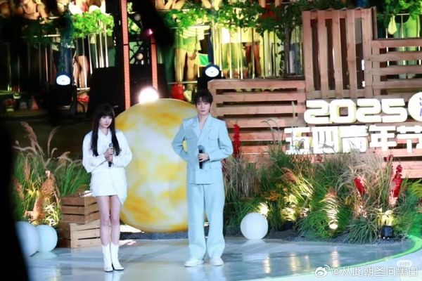 ▲▼全大陸等不到她發文！　關曉彤「0祝福鹿晗」爆分手後首露臉。（圖／翻攝自微博）