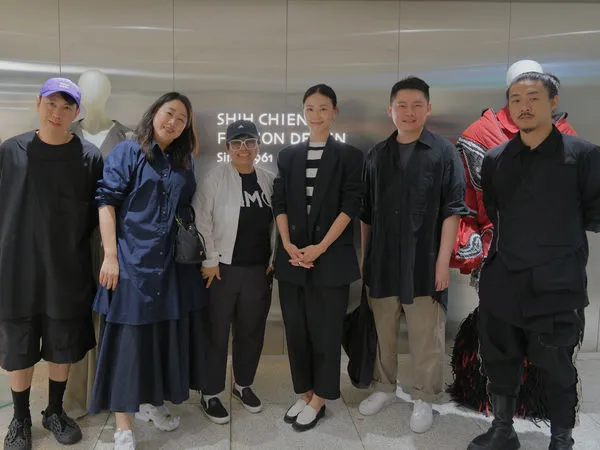 ▲鍾瑶回母校當評審。（圖／星星相藝提供 ）