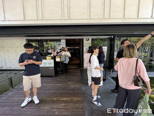 ▲▼碳佐麻里高美店今日恢復營業。（圖／記者吳世龍攝）