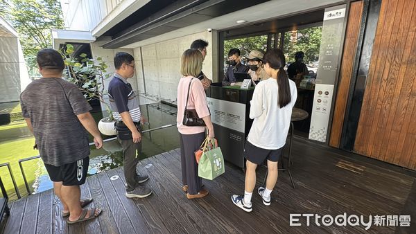 ▲▼碳佐麻里高美店今日恢復營業。（圖／記者吳世龍攝）