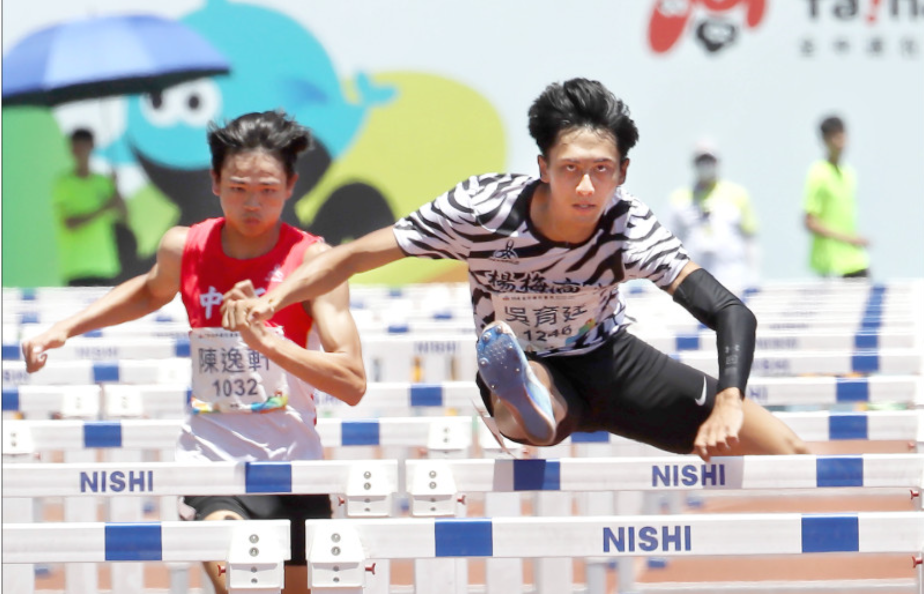 ▲▼吳育廷在全中運男子110公尺跨欄決賽狂飆13秒15，刷新U20亞洲紀錄。（圖／全中運提供）             