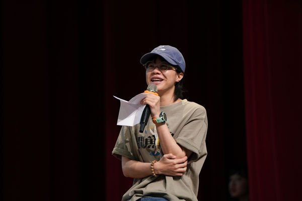 圖一：哈哈台企劃兼主持人傑尼為世新大學公廣系優秀校友。（圖／世新大學提供）