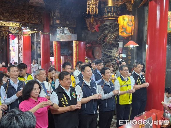 ▲▼交通部長陳世凱今前往白沙屯視察疏運整備。（圖／交通部提供）