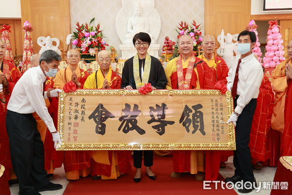 ▲南投縣佛教會舉辦浴佛大典暨理事長、理監事就職典禮，歡慶2569週年佛誕。（圖／南投縣政府提供）