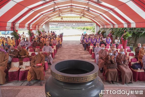 ▲南投縣佛教會舉辦浴佛大典暨理事長、理監事就職典禮，歡慶2569週年佛誕。（圖／南投縣政府提供）