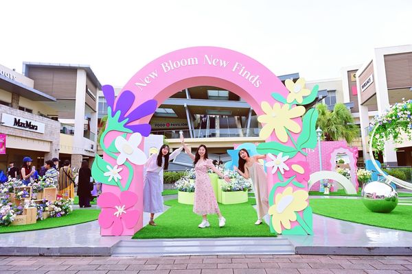 ▲華泰名品城即日起換上全新造景「春日尋遊・New Bloom New Finds」。（圖／業者提供）