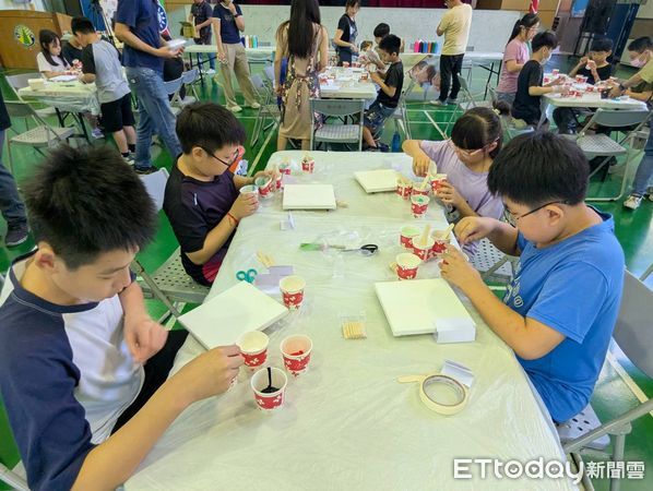 ▲「愛．分享聚光計畫」圓夢列車今（22）日駛入台西鄉新興國小，為25位偏鄉學童帶來希望與感動。（圖／記者游瓊華翻攝）