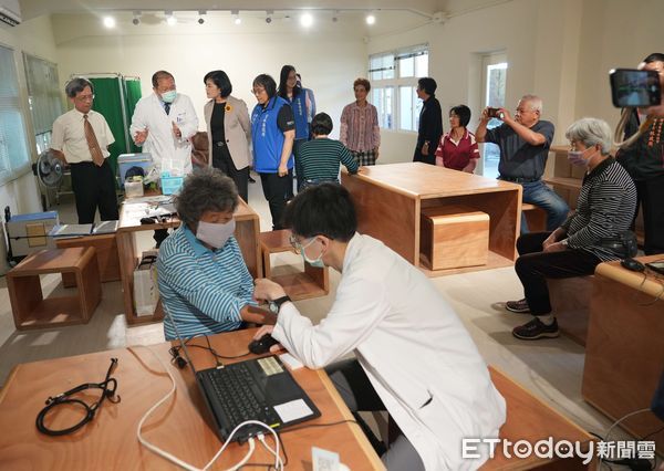 ▲「草嶺樟湖照護加值方案」啟動，台大、成大兩醫院組成醫療團隊深入偏鄉，提供全人、全程、全家健康照顧服務。（圖／記者游瓊華翻攝）