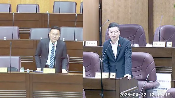 ▲桃園市議員凌濤今天上午在市議會上針對樂天桃園棒球場設置「寵物專區」及「寵物樂園」肯定市府善意，盼能持續推動；副市長蘇俊賓表示，市府將努力把桃園球場打造成為全台指標性寵物友善球場。（圖／翻攝自市議會官網）