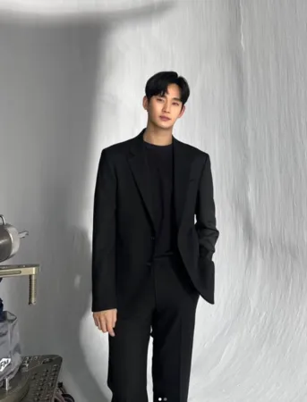 ▲金秀賢粉絲聯盟決定聘律師維護權益。（圖／翻攝自金秀賢Instagram）