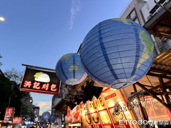 ▲▼寧夏夜市舉行「Discovery夜市減塑挑戰賽」。（圖／記者林育綾攝）