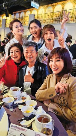 婚宴丟包大亂鬥／賴慧如婚禮尾聲掀「偷包風波」　苗真逼跪黃少谷險報警