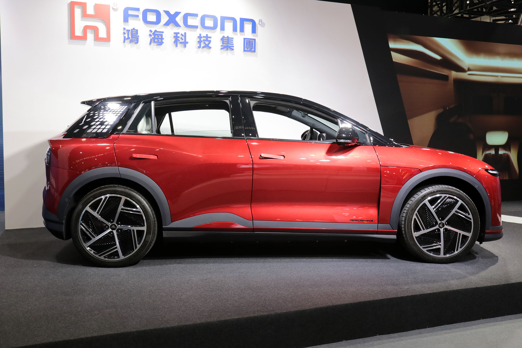 ▲鴻海百萬有找跨界電動車「Model B現場開箱」！國內外客戶即將啟動。（圖／記者張慶輝攝）