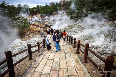 白煙繚繞彷彿「地獄」！長崎溫泉仙境