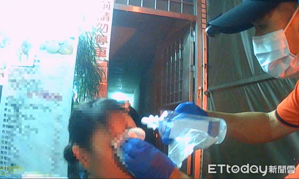 ▲嘉義市一名女子21日遭自己臘腸犬咬傷            。（圖／記者翁伊森翻攝）