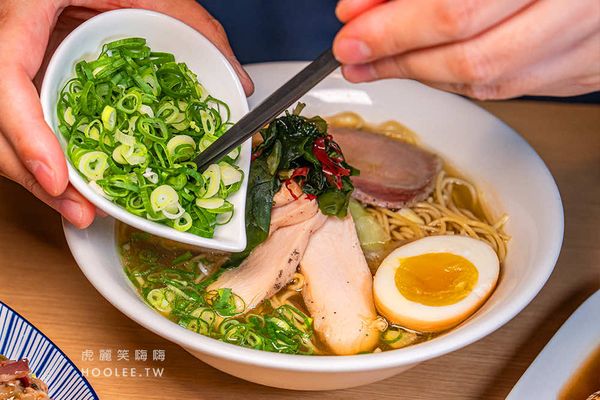 ▲▼麵柒八 ラーメン(高雄)鳳山日式拉麵宵夜!攤車升級冷氣店面,限定剝皮辣椒酸白菜雞湯拉麵。（圖／部落客虎麗笑嗨嗨授權提供）
