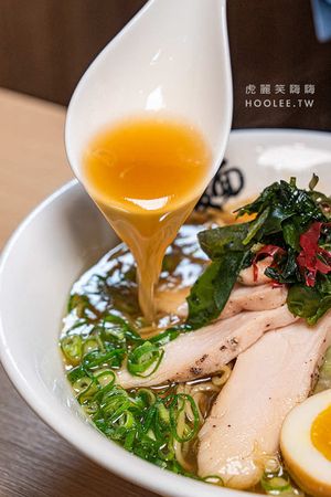 ▲▼麵柒八 ラーメン(高雄)鳳山日式拉麵宵夜!攤車升級冷氣店面,限定剝皮辣椒酸白菜雞湯拉麵。（圖／部落客虎麗笑嗨嗨授權提供）