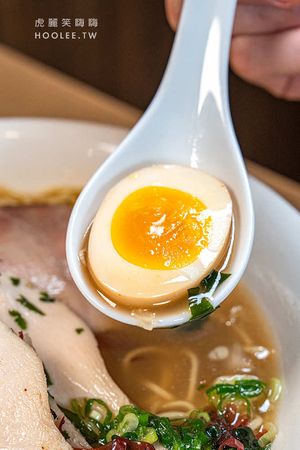 ▲▼麵柒八 ラーメン(高雄)鳳山日式拉麵宵夜!攤車升級冷氣店面,限定剝皮辣椒酸白菜雞湯拉麵。（圖／部落客虎麗笑嗨嗨授權提供）