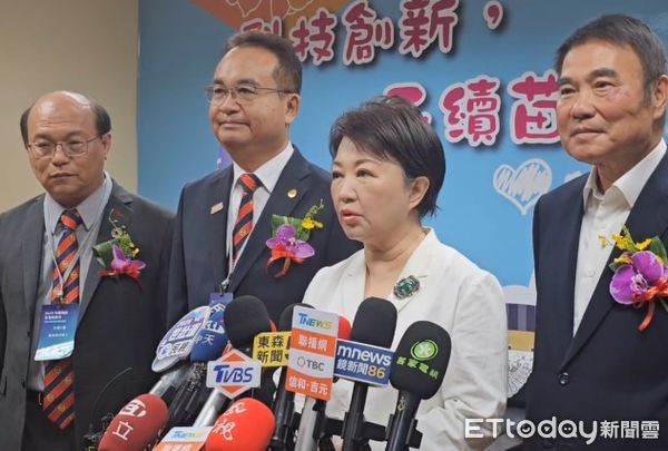 ▲台中市長盧秀燕首度鬆口，願參加26日的凱道 「戰獨裁」活動。（圖／記者楊永盛翻攝）