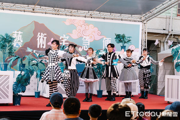 ▲藝術宅急便以「藝術即生活、表演即日常」為核心理念，結合當地信仰文化及自然環境，讓演出與場域共融共感，進一步提升社區的藝術素養與文化參與。（圖／記者游瓊華翻攝）